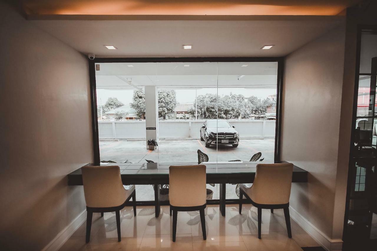 Ava Hotel Пхитсанулок Экстерьер фото